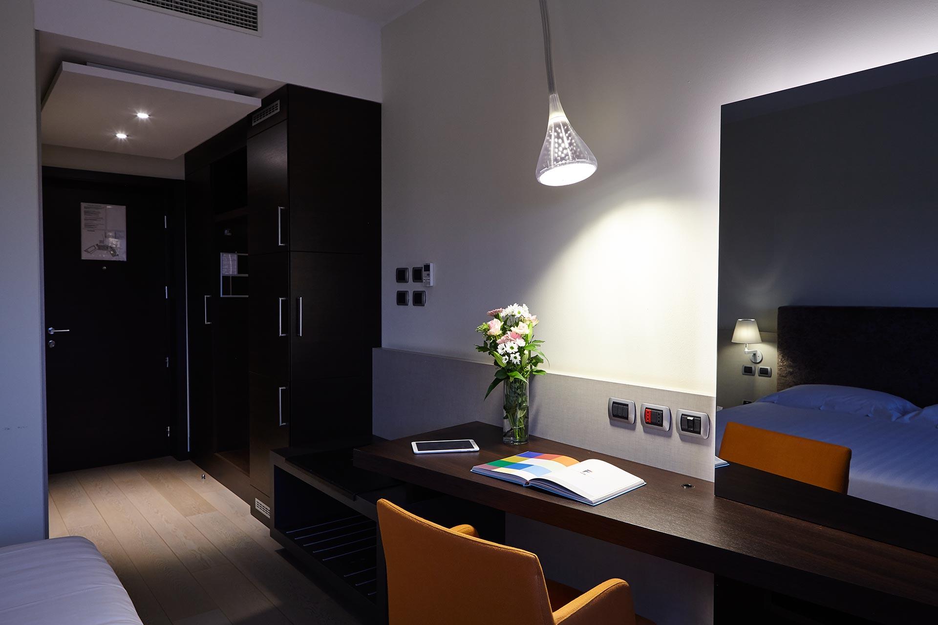 Rmh Modena Des Arts Hotell Exteriör bild