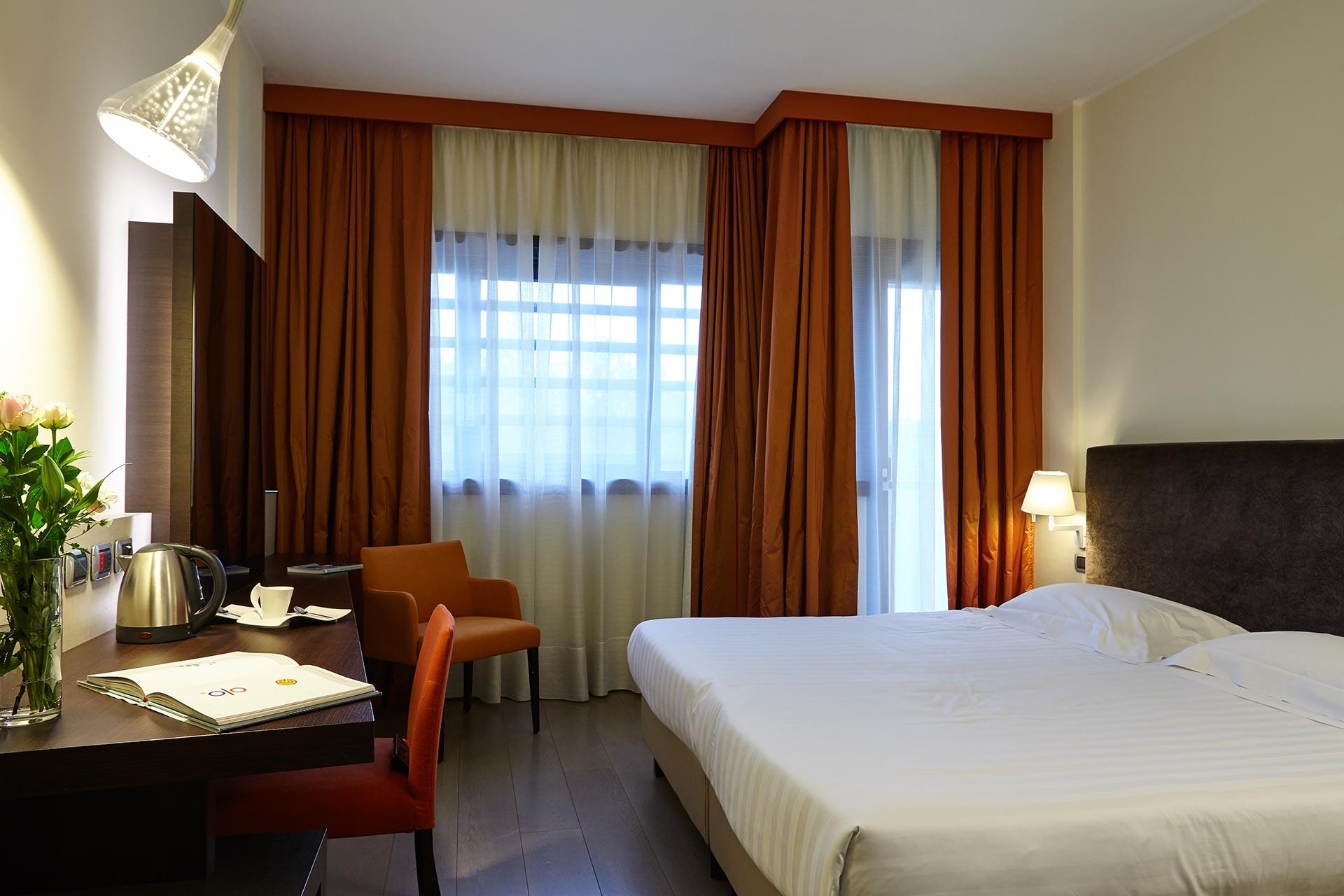 Rmh Modena Des Arts Hotell Exteriör bild
