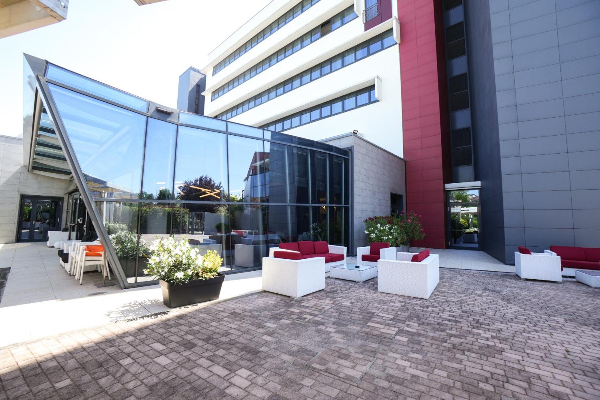 Rmh Modena Des Arts Hotell Exteriör bild